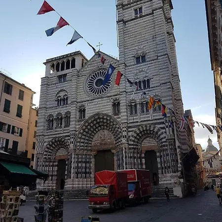 Casa Vacanze Porto Antico דירה *